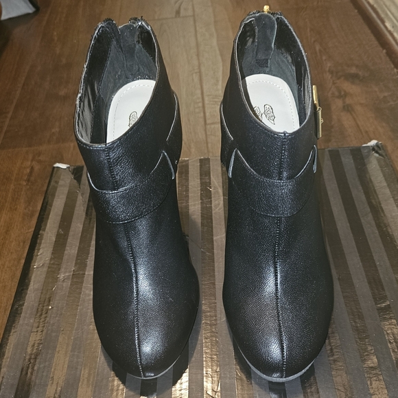 Victoria's Secret Wedge Ankle Boots - Picture 3 of 4